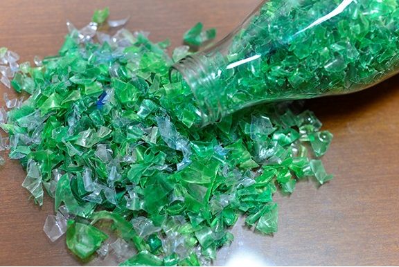 PET bottle flakes